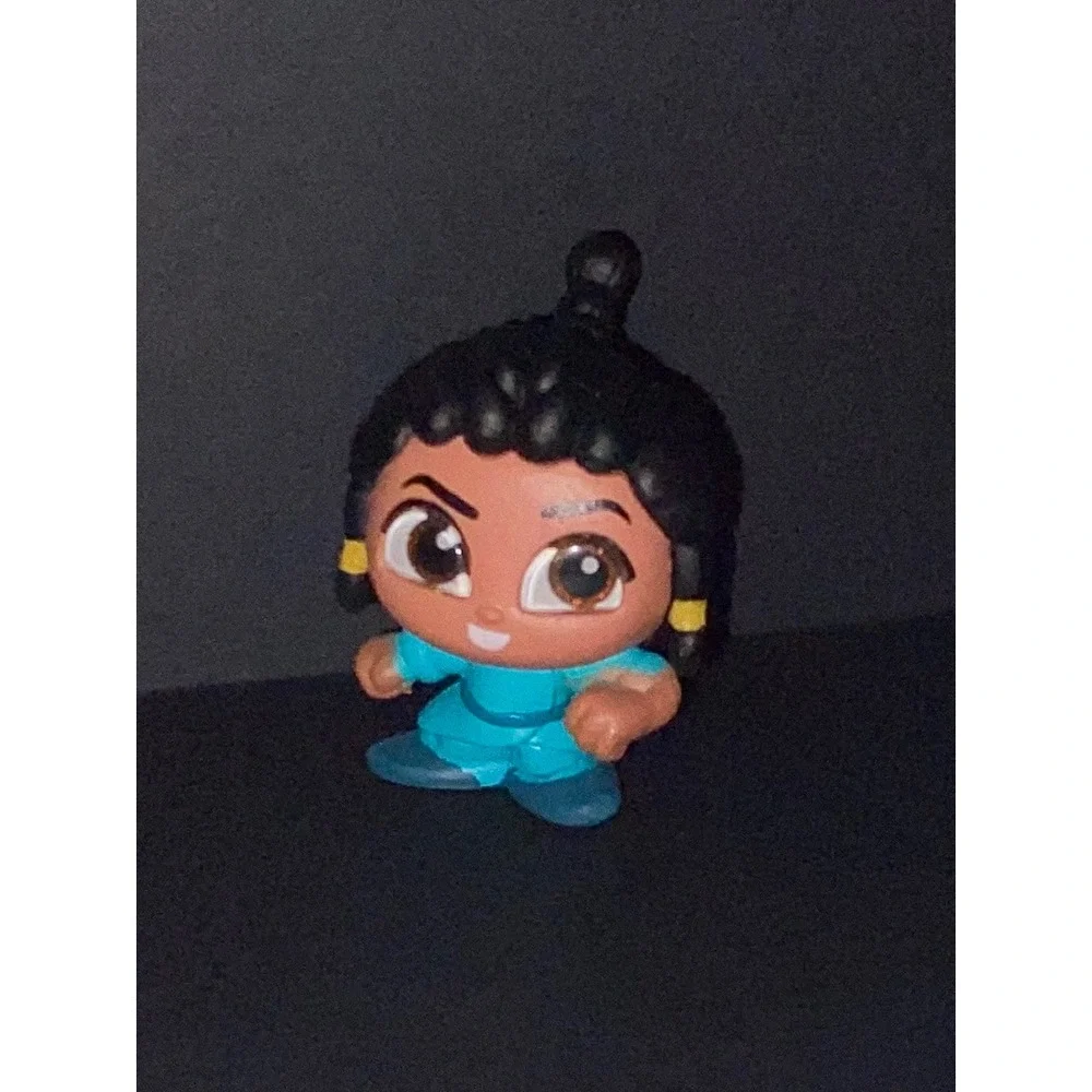 Disney Doorables Raya and the Last Dragon Series Mini Figure Toy Raya